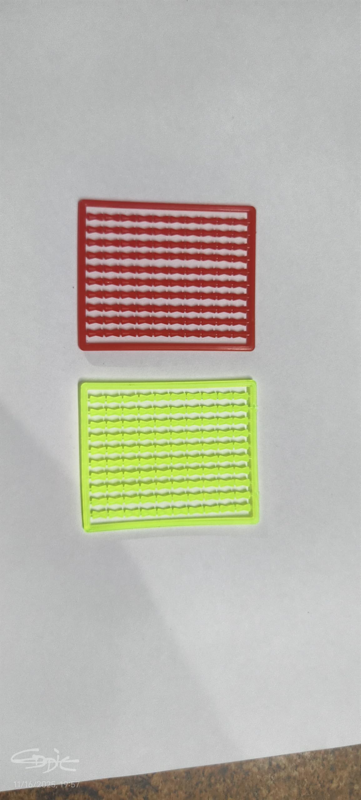 Carp Fishing Boilie Popup Stoppers, Hard Plastic, 200 Pieces in 2 Cards, for Professional Carp Feeder Rigs and Hair Rigs